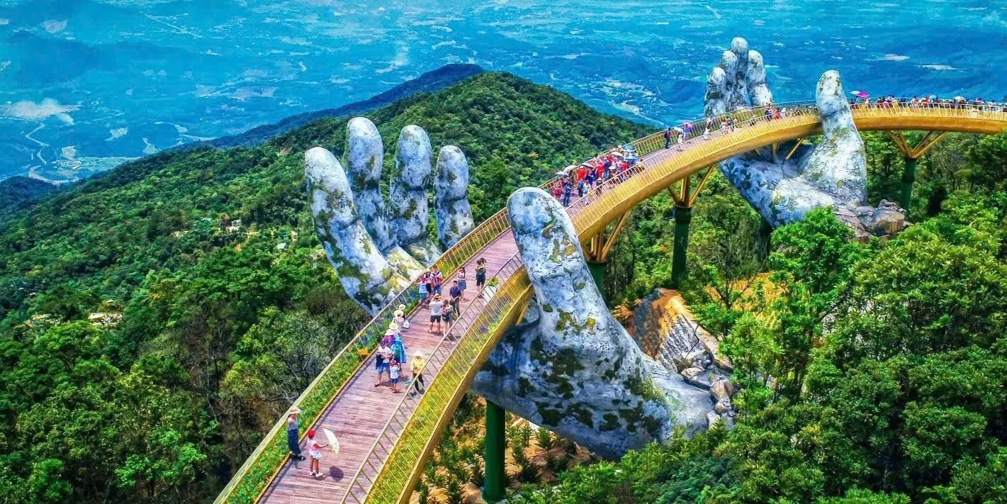 Cầu Vàng ở đồi Bà Nà, Đà Nẵng Việt Nam, Khái niệm phong cách sống du lịch Cầu Vàng ở đồi Bà Nà, Đà Nẵng Việt Nam, Khái niệm phong cách sống du lịch
