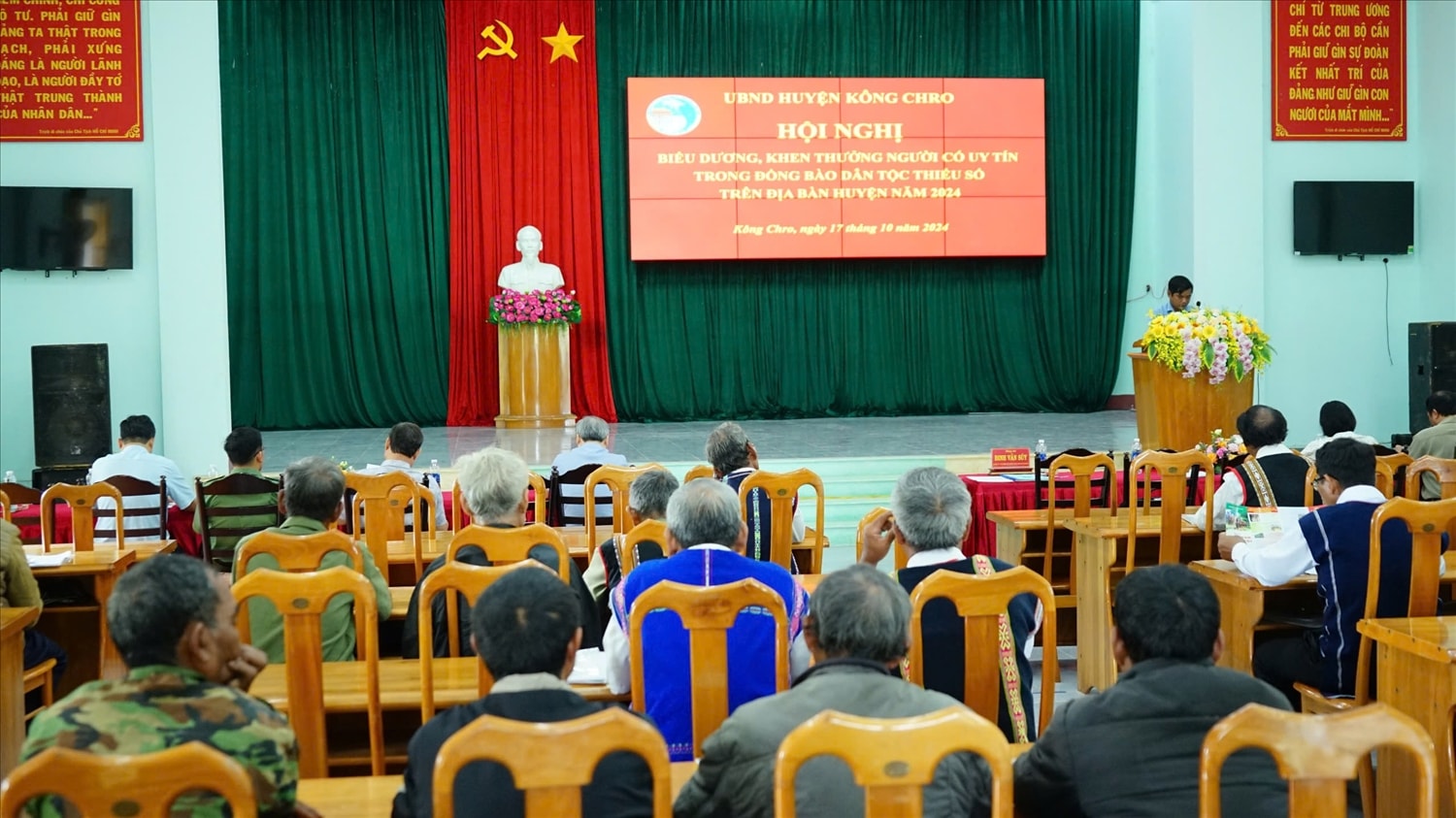 (Tin PV) Kông Chro (Gia Lai): Biểu dương Người có uy tín trong đồng bào dân tộc thiểu số 1