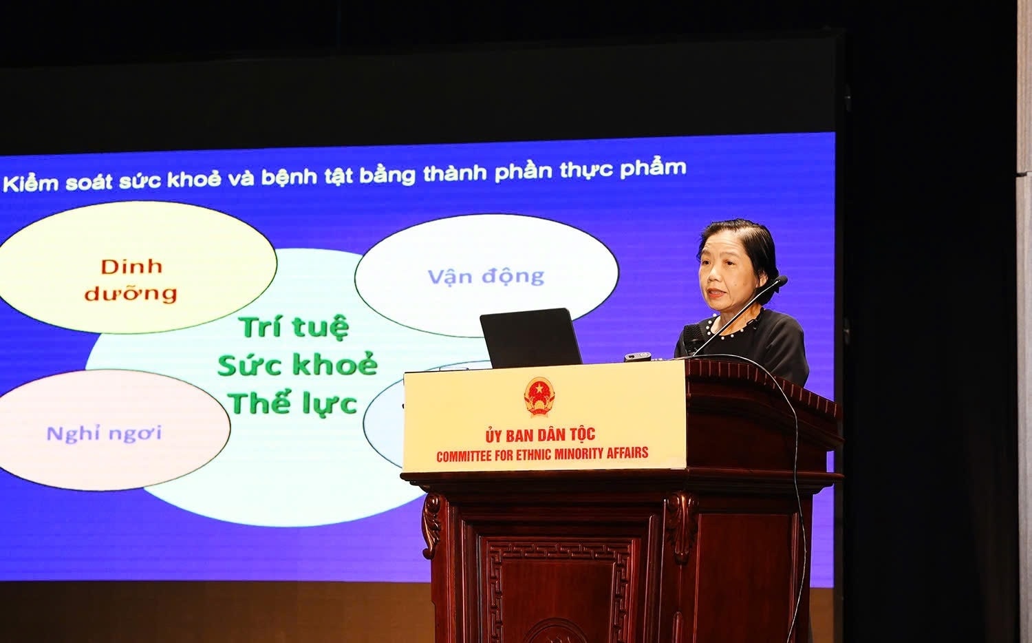 Chuyên gia trình bày chuyên đề “Dinh dưỡng hợp lý và sức khỏe thời hiện đại” tại chương trình Chuyên gia trình bày chuyên đề “Dinh dưỡng hợp lý và sức khỏe thời hiện đại” tại chương trình