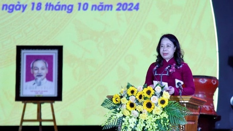  Phó Chủ tịch nước Võ Thị Ánh Xuân dự Lễ kỷ niệm 60 năm Ngày Bác Hồ về thăm, làm việc tại huyện Kim Bôi  1