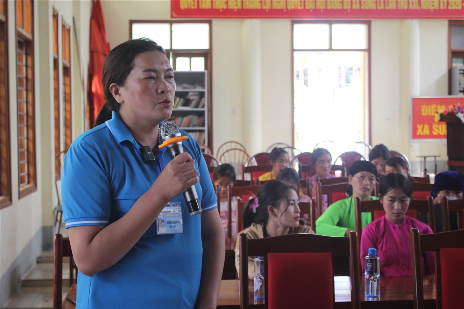 Cán bộ Hội phụ nữ cấp cơ sở tại huyện Đồng Văn, tỉnh Hà Giang kiến nghị về những khó khăn, vướng mắc thực hiện Dự án 8 Cán bộ Hội phụ nữ cấp cơ sở tại huyện Đồng Văn, tỉnh Hà Giang kiến nghị về những khó khăn, vướng mắc thực hiện Dự án 8