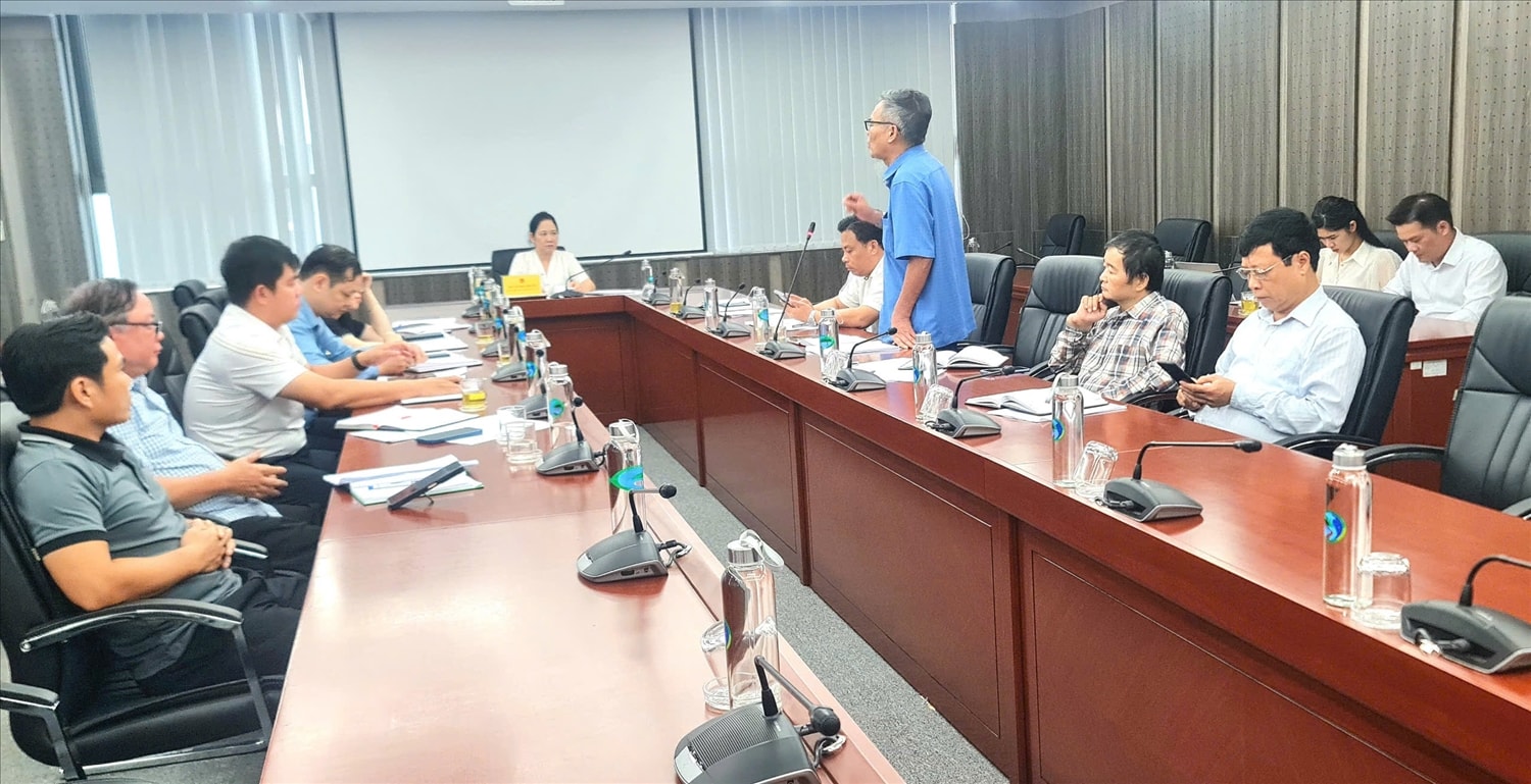 Các thành viên tập trung thảo luận, thống nhất nội dung cụ thể và thời gian triển khai kế hoạch kiểm tra Các thành viên tập trung thảo luận, thống nhất nội dung cụ thể và thời gian triển khai kế hoạch kiểm tra