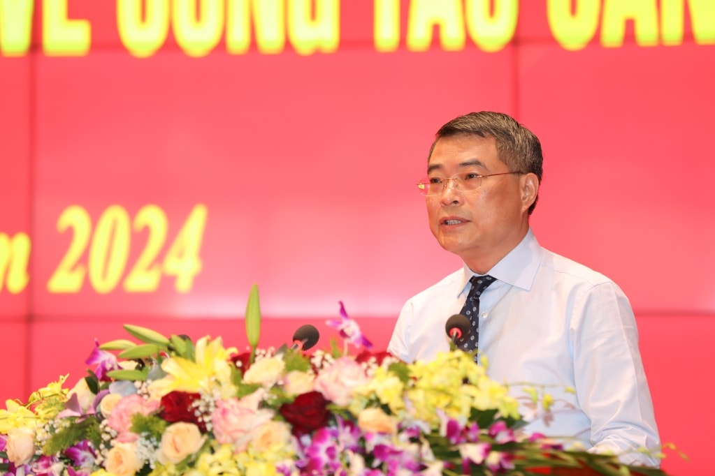 Ủy viên Bộ Chính trị, Bí thư Trung ương Đảng, Trưởng Ban Tổ chức Trung ương phát biểu tại hội nghị Ủy viên Bộ Chính trị, Bí thư Trung ương Đảng, Trưởng Ban Tổ chức Trung ương Lê Minh Hưng phát biểu tại hội nghị