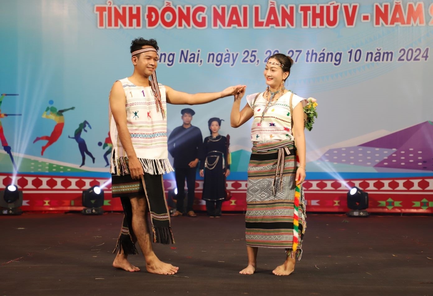 Trang phục truyền thống của dân tộc Mạ