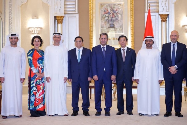Thủ tướng Phạm Minh Chính tiếp lãnh đạo các tập đoàn hàng đầu của UAE - Ảnh: VGP/Nhật Bắc Thủ tướng Phạm Minh Chính tiếp lãnh đạo các tập đoàn hàng đầu của UAE - Ảnh: VGP/Nhật Bắc