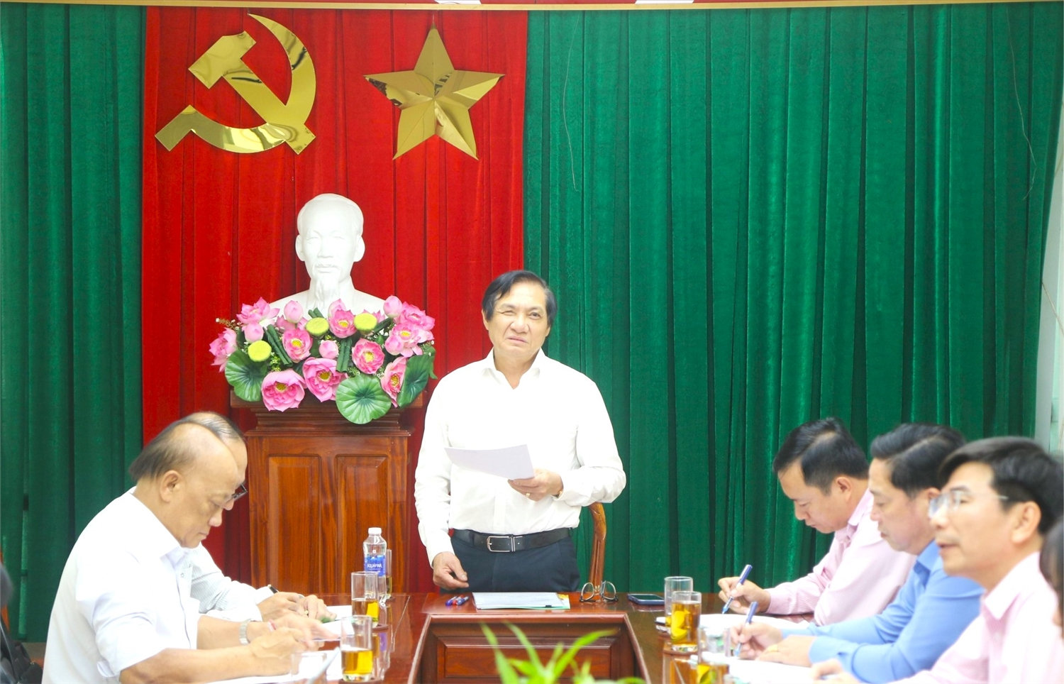 Phó chủ tịch UBND tỉnh Nguyễn Sơn Hùng chủ trì Hội nghị sơ kết 9 tháng hoạt động của Ban Đại diện Hội đồng quản trị NHCSXH Chi nhánh tỉnh Đồng Nai