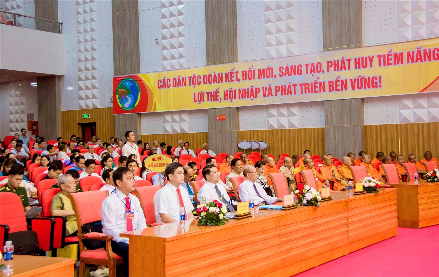 Các đại biểu tham dự phiên họp trù bị Các đại biểu tham dự phiên họp trù bị