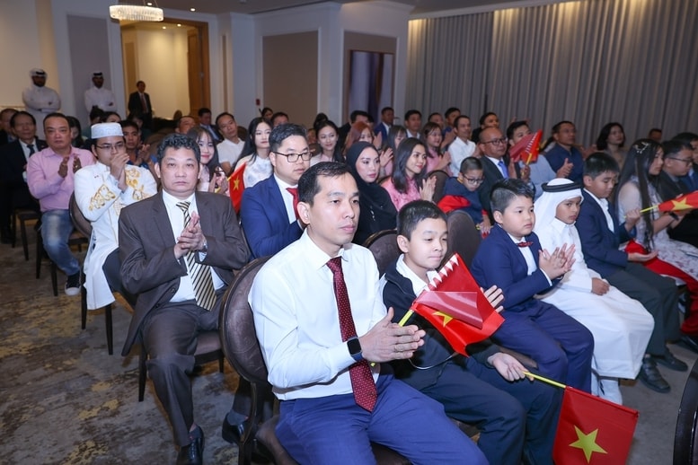 Cộng đồng người Việt Nam ở Qatar luôn hướng về quê hương, đóng góp trí tuệ, tinh thần, vật chất xây dựng quê hương ngày càng giàu đẹp. Ảnh: VGP/Nhật Bắc Cộng đồng người Việt Nam ở Qatar luôn hướng về quê hương, đóng góp trí tuệ, tinh thần, vật chất xây dựng quê hương ngày càng giàu đẹp. Ảnh: VGP/Nhật Bắc