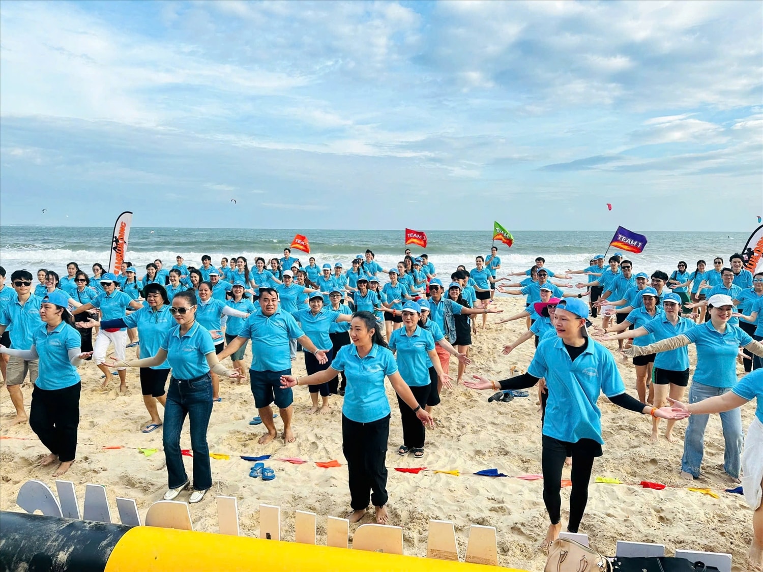 Vũ điệu dân gian, thắt chhặt tình đoàn kết, hữu nghị giữa 3 dân tộc Việt Nam - Lào - Campuchia