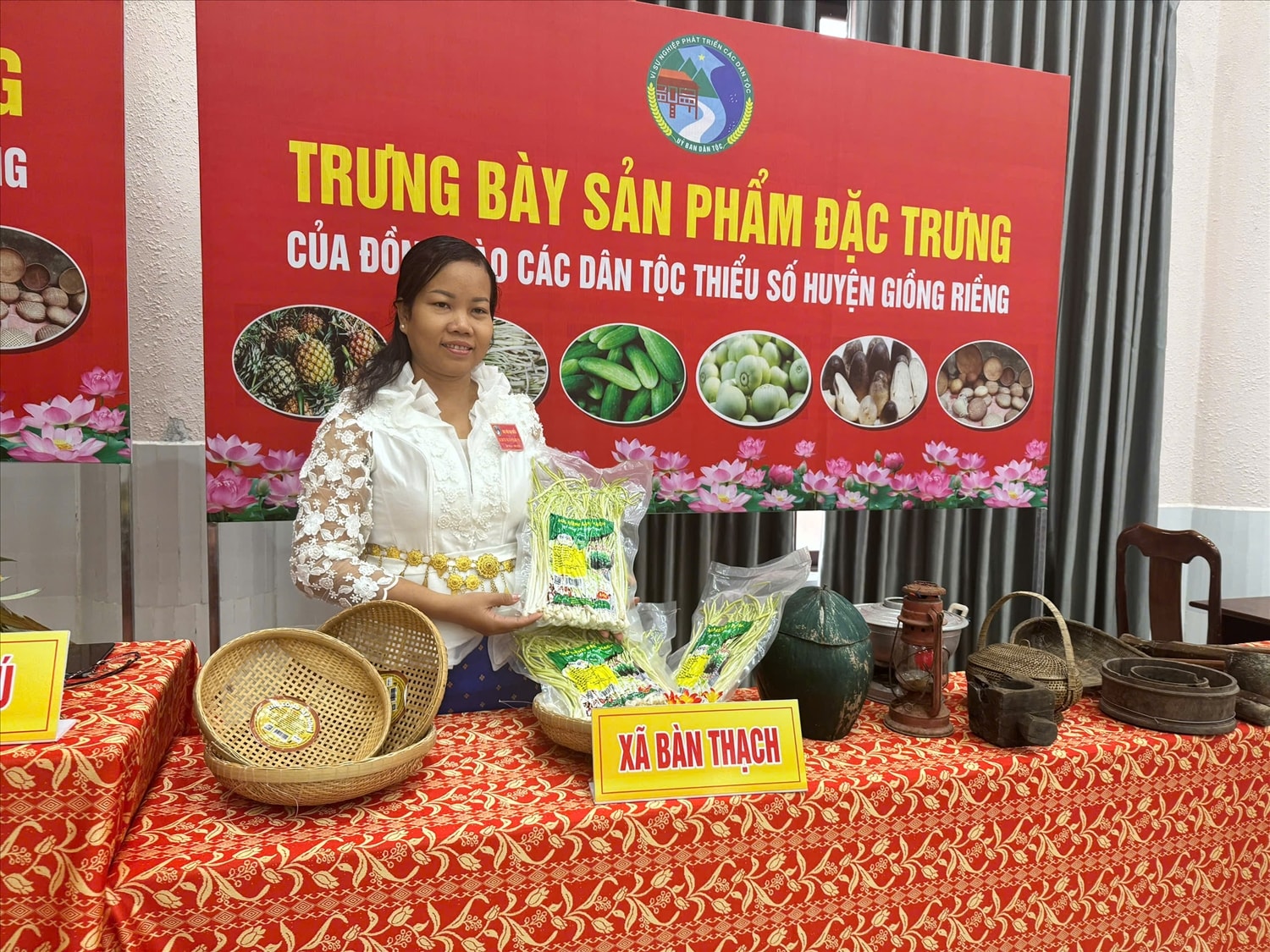 Sản phẩm ngó riềng đạt chuẩn OCOP 3 sao được trưng bày tại Đại hội đại biểu các DTTS huyện Giồng Riềng năm 2024