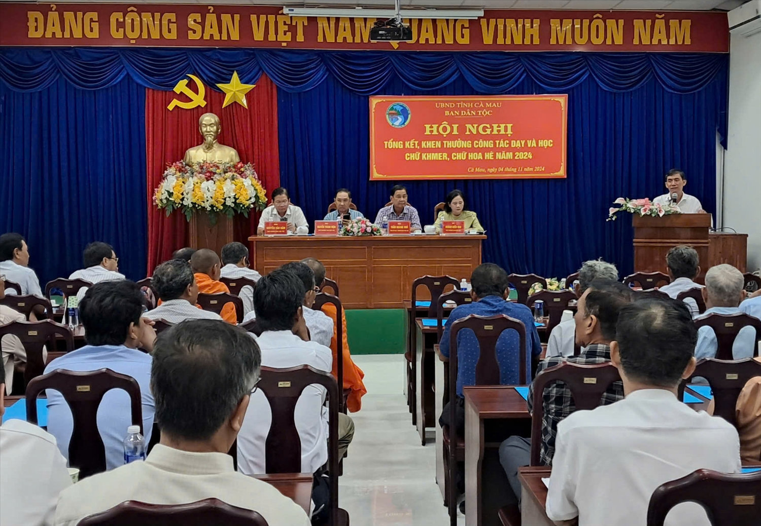 Gần 700 học sinh theo học tiếng dân tộc ( Hoa và Khmer) do Ban Dân tộc tỉnh Cà Mau tổ chức vào dịp hè 2024 Gần 700 học sinh theo học tiếng dân tộc ( Hoa và Khmer) do Ban Dân tộc tỉnh Cà Mau tổ chức vào dịp hè 2024