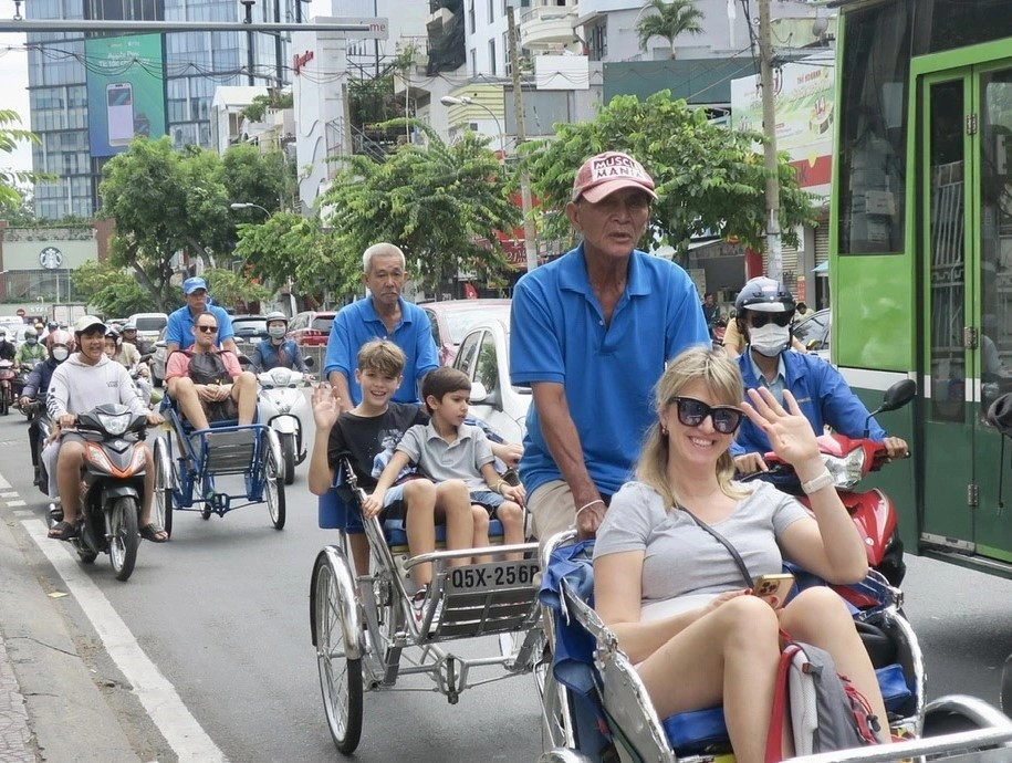 Trong số khách quốc tế đến Việt Nam, nguồn khách châu Âu cũng tăng trưởng khả quan.