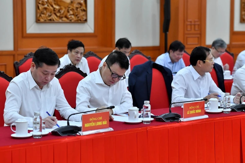Đại biểu dự cuộc làm việc của Tiểu ban Văn kiện. Ảnh Đăng Khoa Đại biểu dự cuộc làm việc của Tiểu ban Văn kiện. Ảnh Đăng Khoa