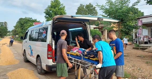 Bà Hỏi được đưa về từ bệnh viện và không qua khỏi sau khi phát dại. Ảnh: Hà Nguyễn Bà Hỏi được đưa về từ bệnh viện và không qua khỏi sau khi phát dại. Ảnh: Hà Nguyễn