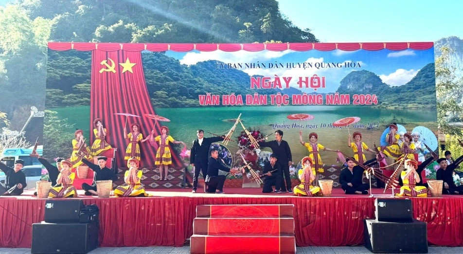 (BCĐ- Tin chuyên đề BDT Cao Bằng) Cao Bằng: Rộn ràng ngày hội văn hóa dân tộc Mông huyện Quảng Hòa năm 2024