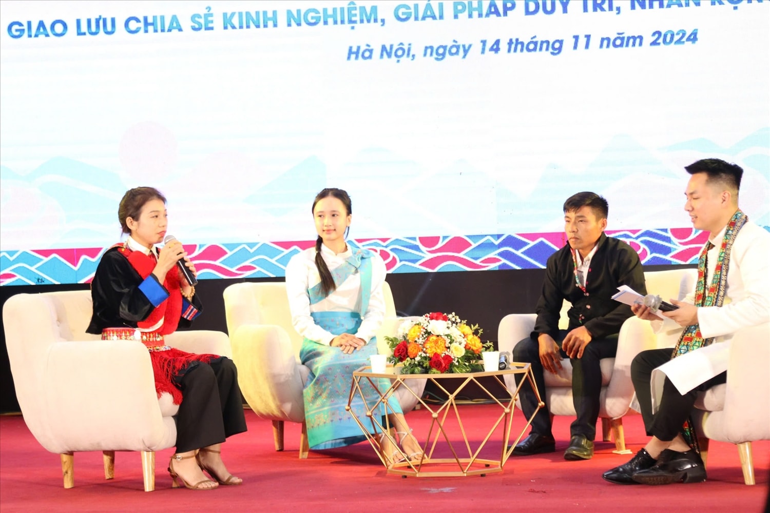 Tại Hội nghị các đại biểu đã chia sẻ về tác động từ những mô hình của Dự án 8