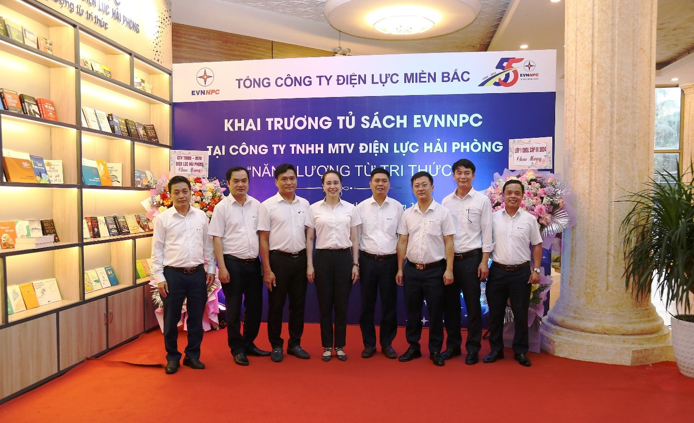( Ch. Hạ)Khai trương tủ sách EVNNPC 