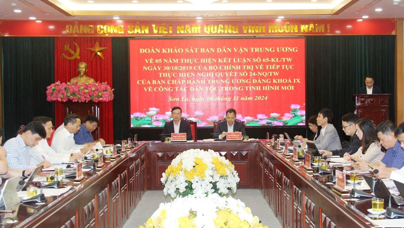 Khảo sát sơ kết 5 năm thực hiện Kết luận số 65-KL/TW về công tác dân tộc trong tình hình mới 2