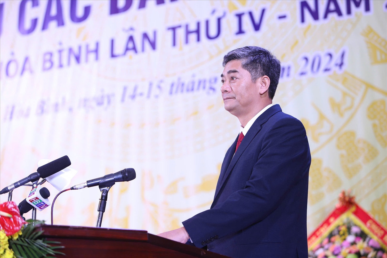 Ủy viên Dự khuyết BCH Trung ương Đảng, Thứ trưởng, Phó Chủ nhiệm Ủy ban Dân tộc Y Vinh Tơr  phát biểu tại Đại hội