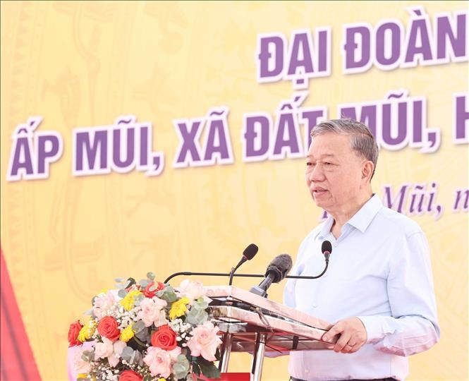 Ngày 17/11/2024, Tổng Bí thư Tô Lâm phát biểu tại Ngày hội Đại đoàn kết toàn dân tộc, ấp Mũi, xã Đất Mũi, huyện Ngọc Hiển, Cà Mau. Ảnh: Thống Nhất/TTXVN