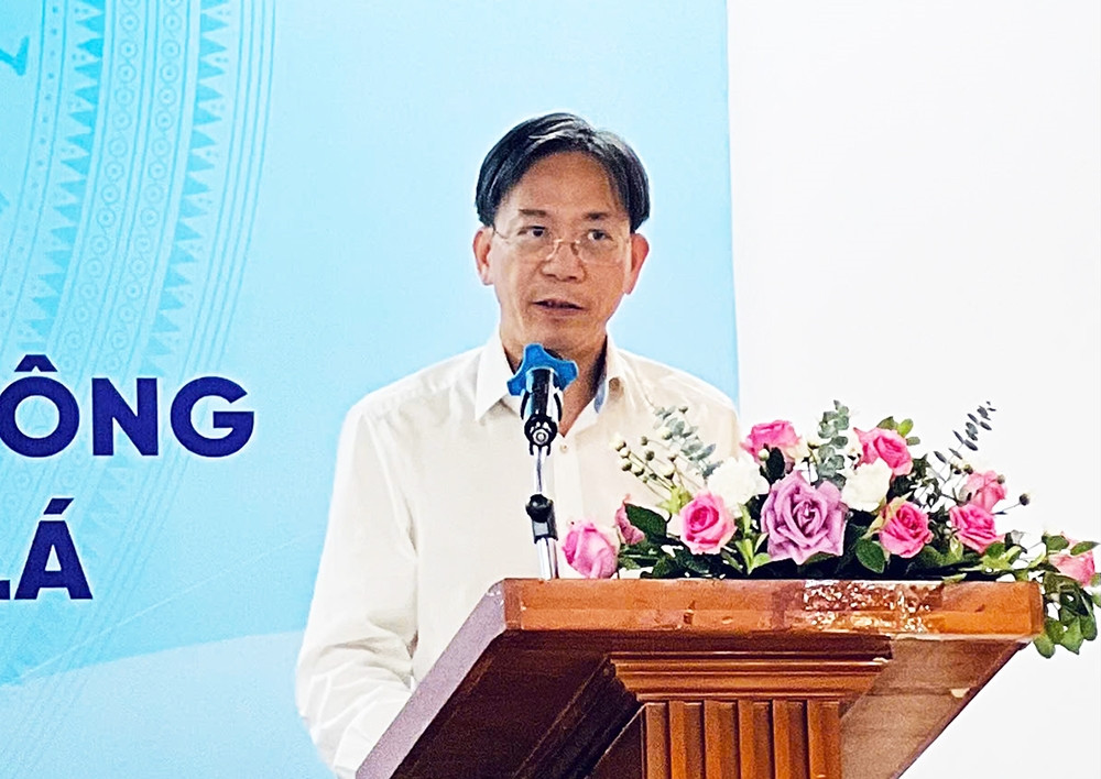 Ông Hồ Hồng Hải - Phó Vụ trưởng Vụ Pháp chế, Bộ Thông tin và Truyền thông phát biểu tại Hội nghị 