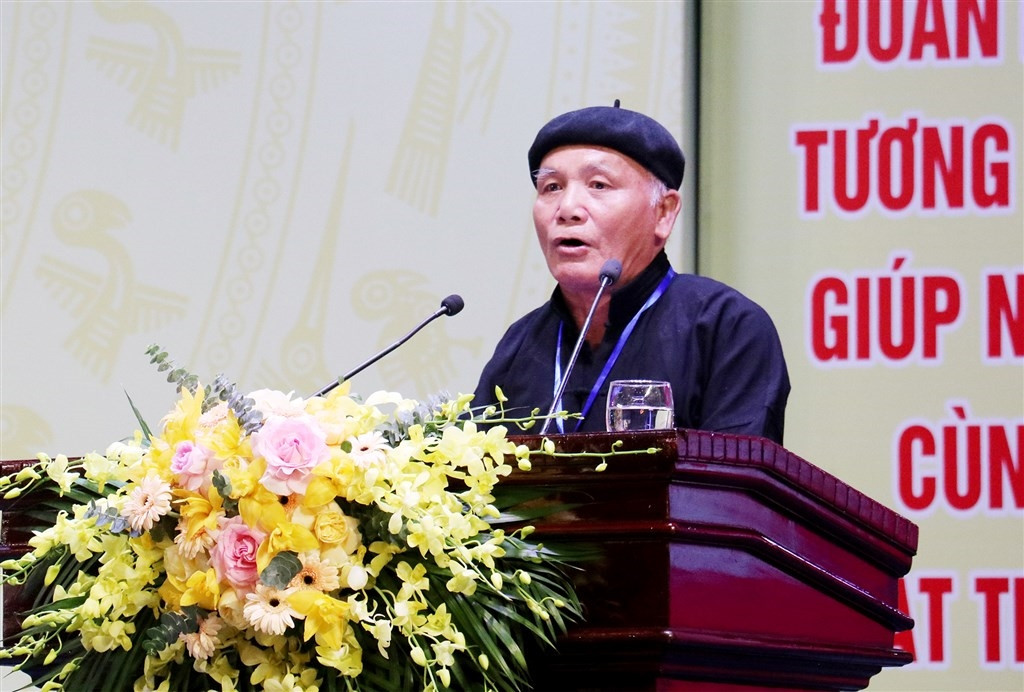 Người có uy tín Lộc Vĩnh Thương ở bản Chôm Lôm, xã Lạng Khê, huyện Con Cuông được mời tham gia tham luận tại Đại hội đại biểu các DTTS lần thứ IV, năm 2024  tỉnh Nghệ An