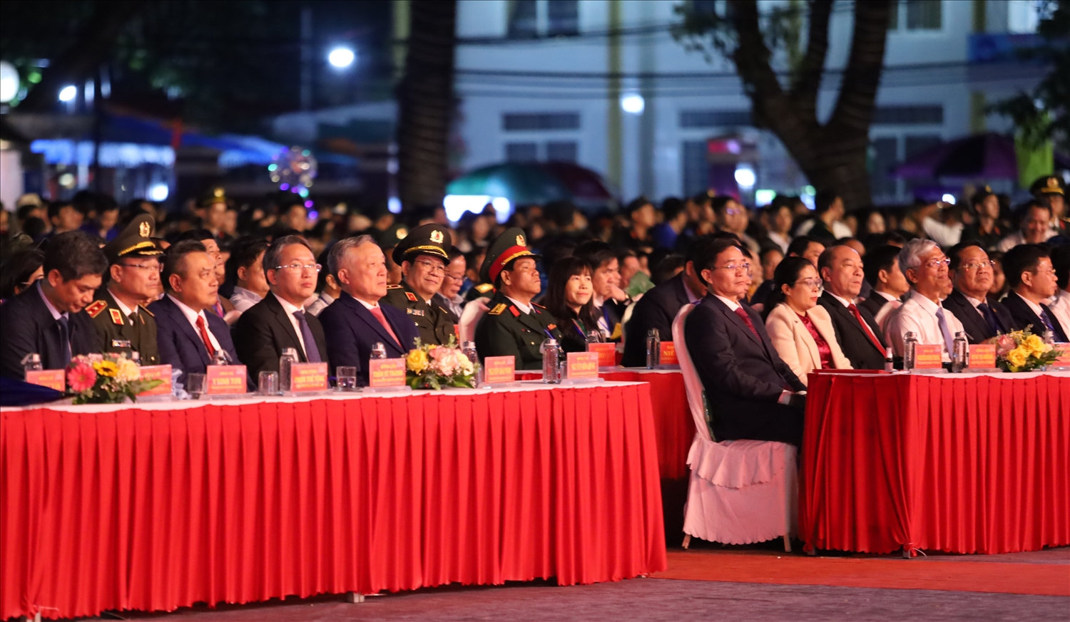 Đại biểu tham dự Lễ kỷ niệm 120 năm thành lập tỉnh Đắk Lắk