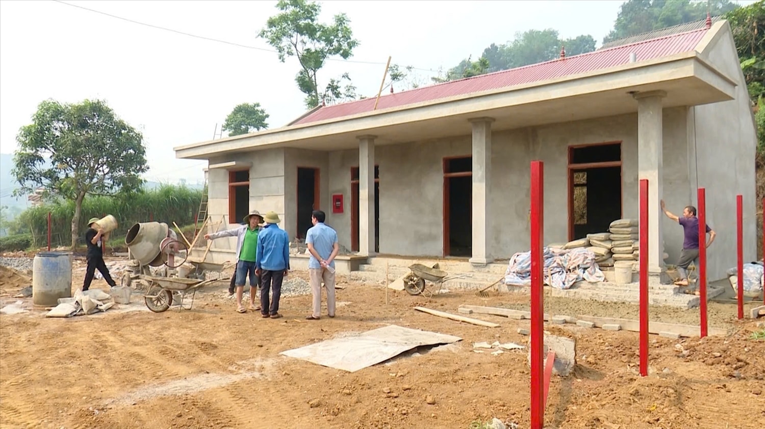 Huyện Thuận Châu luôn quan tâm đầu tư phát triển kết cấu hạ tầng thiết yếu, góp phần giúp đồng bào DTTS có thêm điều kiện phát triển kinh tế, vươn lên thoát nghèo Huyện Thuận Châu luôn quan tâm đầu tư phát triển kết cấu hạ tầng thiết yếu, góp phần giúp đồng bào DTTS có thêm điều kiện phát triển kinh tế, vươn lên thoát nghèo