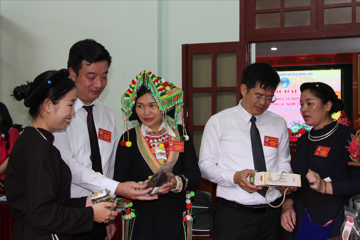 Nhận thức được tầm quan trọng của chuyển đổi số trong phát triển  kinh tế-xã hội, thời gian qua huyện Bình Gia đã đẩy mạnh ứng dụng chuyển đổi số trong phát triển kinh tế-xã hội