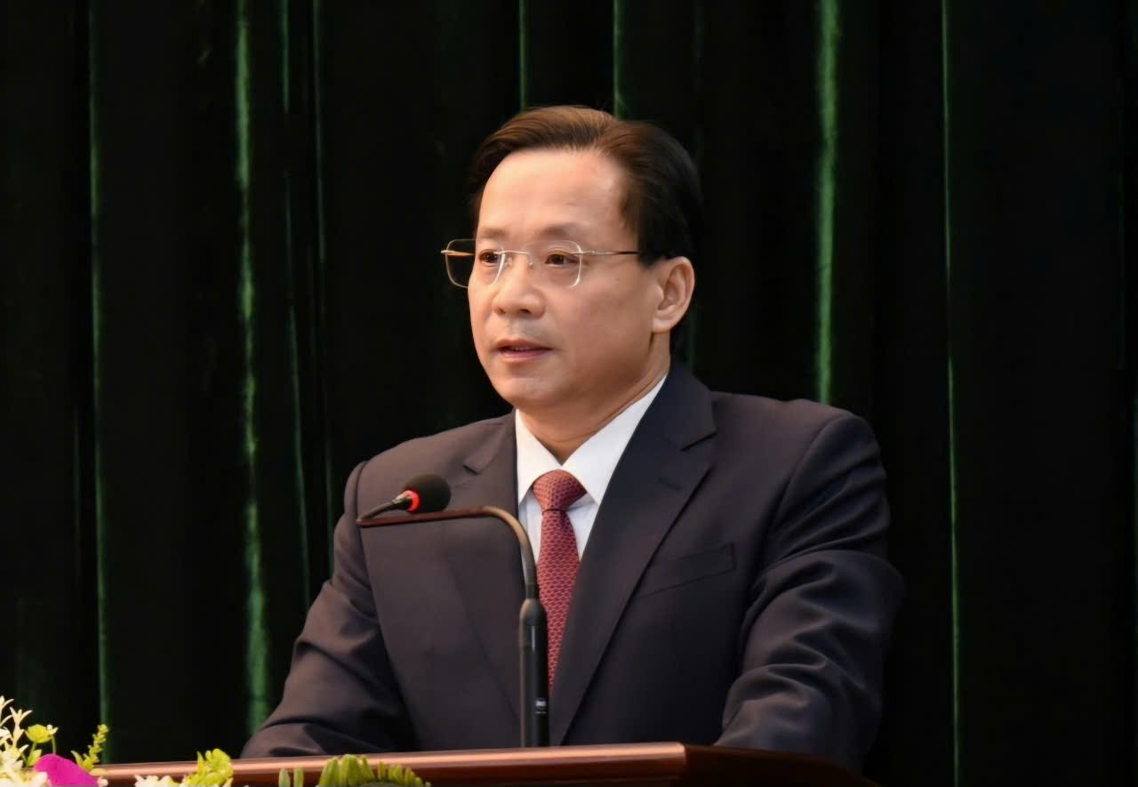 Bí thư Tỉnh ủy, Trưởng Đoàn Đại biểu Quốc hội tỉnh Lạng Sơn Hoàng Văn Nghiệm phát biểu tại hội nghị Bí thư Tỉnh ủy, Trưởng Đoàn Đại biểu Quốc hội tỉnh Lạng Sơn Hoàng Văn Nghiệm phát biểu tại hội nghị
