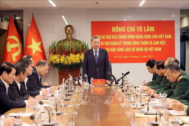 Tổng Bí thư Tô Lâm ghi sổ lưu niệm - Ảnh: TTXVN Tổng Bí thư Tô Lâm ghi sổ lưu niệm - Ảnh: TTXVN