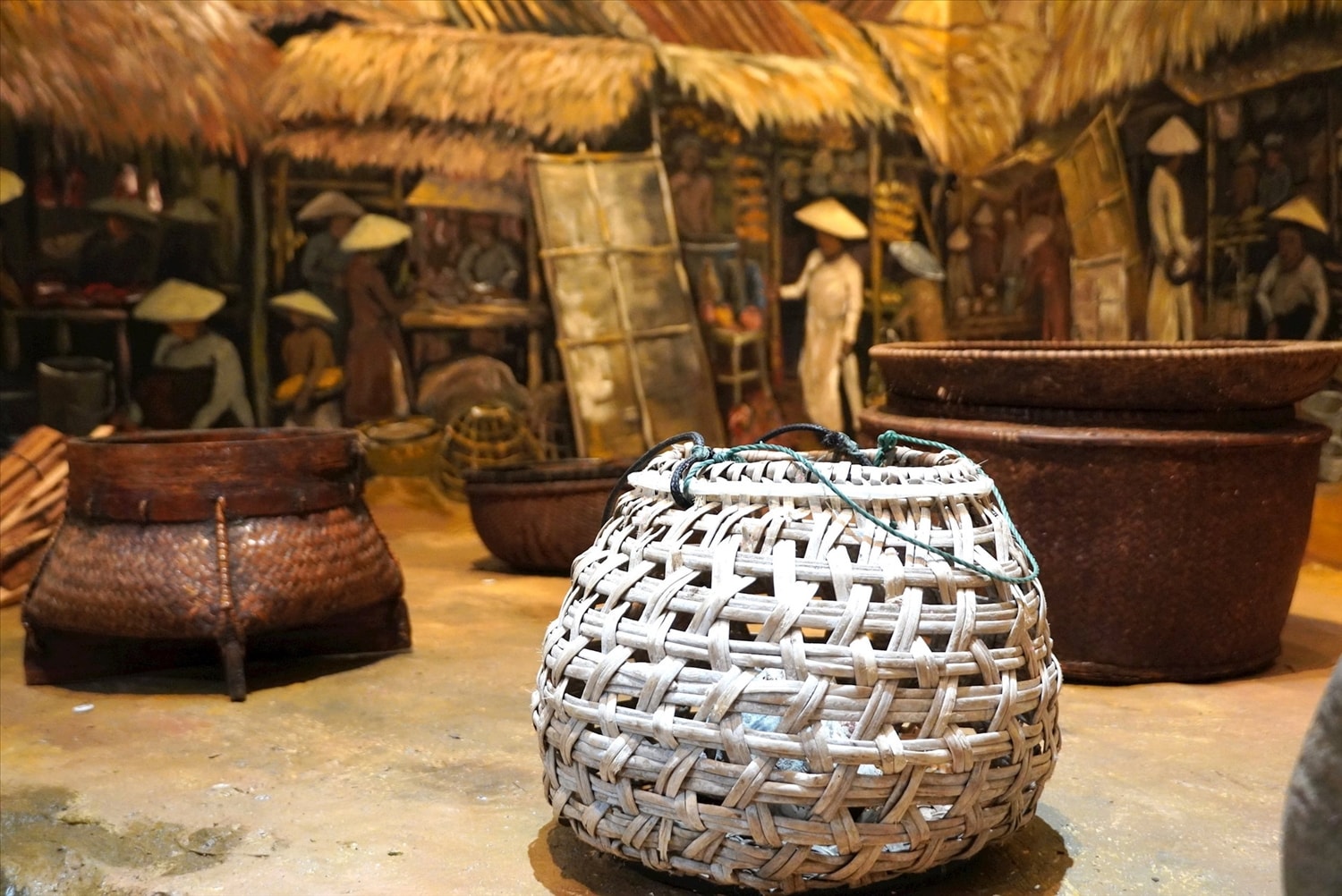 Các hiện vật được trưng bày tại Bảo tàng thổ sản.