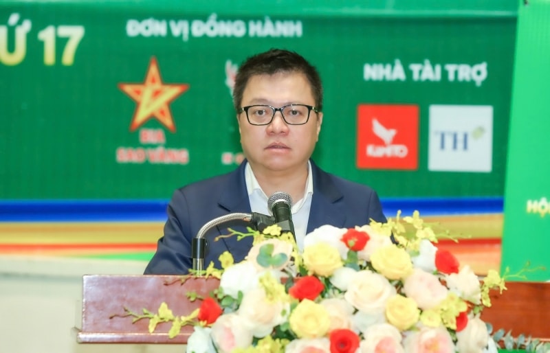 Ông Lê Quốc Minh - Tổng biên tập Báo Nhân Dân, Phó Trưởng ban Tuyên giáo Trung ương, Chủ tịch Hội Nhà báo Việt Nam, Trưởng Ban tổ chức Giải phát biểu tại buổi lễ Ông Lê Quốc Minh - Tổng biên tập Báo Nhân Dân, Phó Trưởng ban Tuyên giáo Trung ương, Chủ tịch Hội Nhà báo Việt Nam, Trưởng Ban tổ chức Giải phát biểu tại buổi lễ