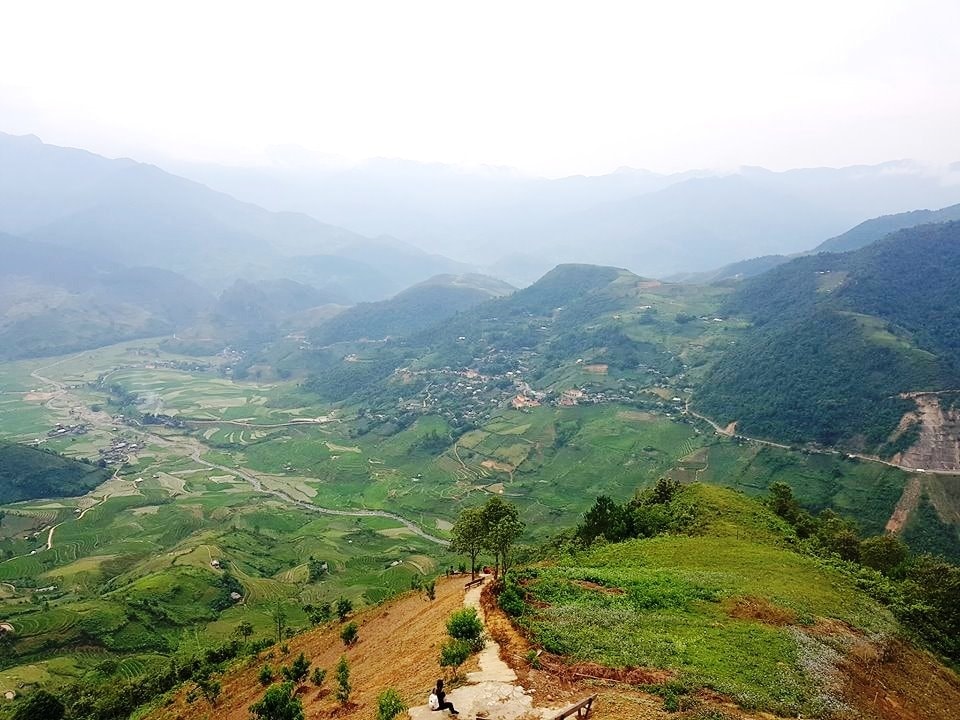 Đèo Khau Phạ, nơi có bốn mùa xuân, hạ, thu, đông trong ngày hấp dẫn du khách mọi miền.