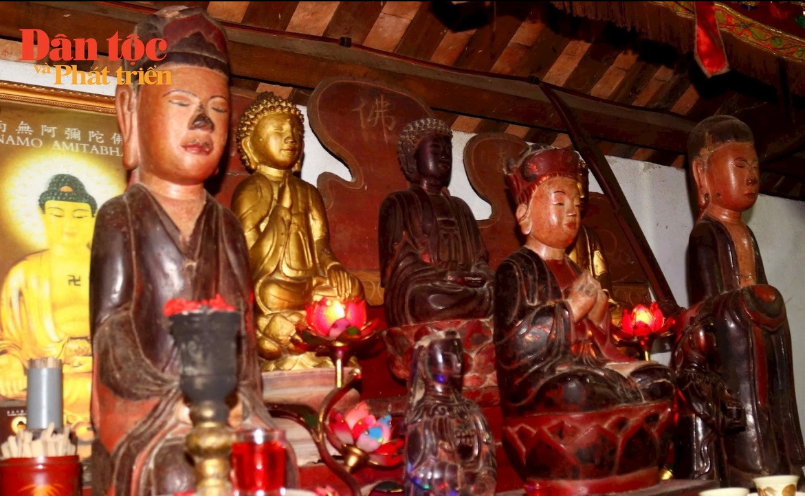 Khám phá những pho tượng cổ ở chùa Chợ Hến