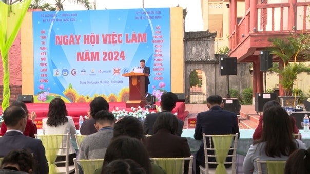 Hơn 800 học sinh huyện Tràng Định được tham gia ngày hội việc làm Ngày hội việc làm giúp cho học sinh, thanh niên, người lao động nắm bắt được thông tin về thị trường lao động