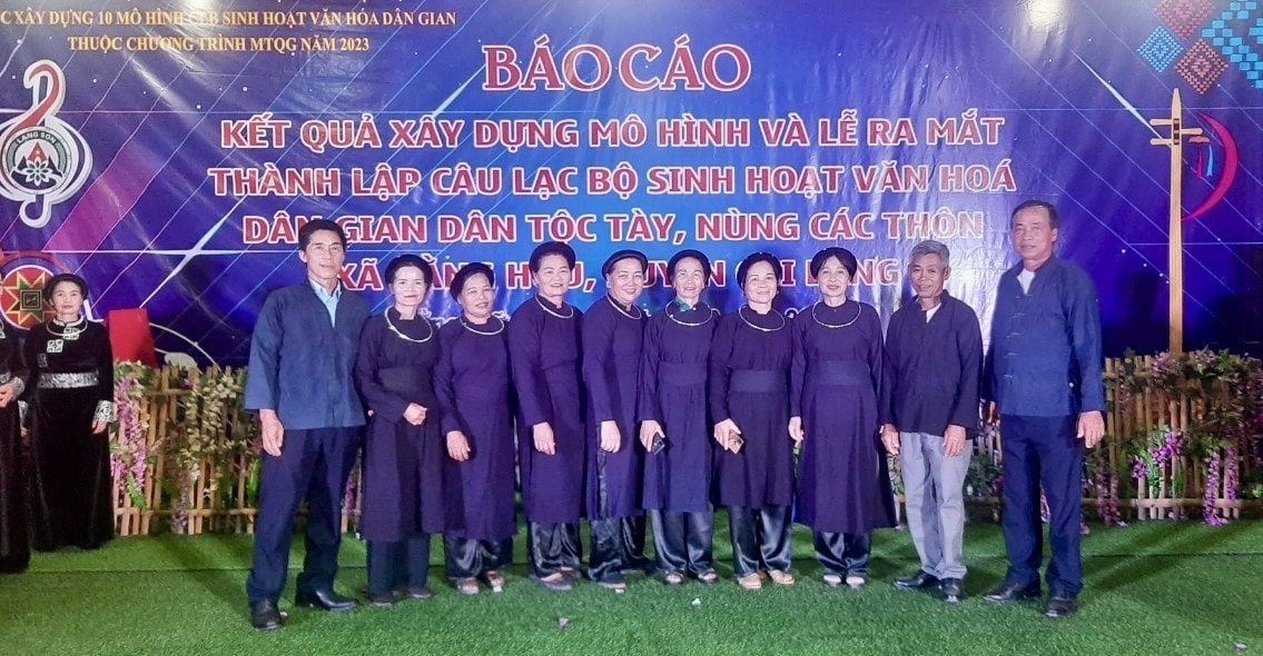 Bà con Nhân dân phấn khởi và tự hào khi các giá trị văn hóa truyền thống dân tộc được bảo tồn và phát huy Bà con Nhân dân phấn khởi và tự hào khi các giá trị văn hóa truyền thống dân tộc được bảo tồn và phát huy