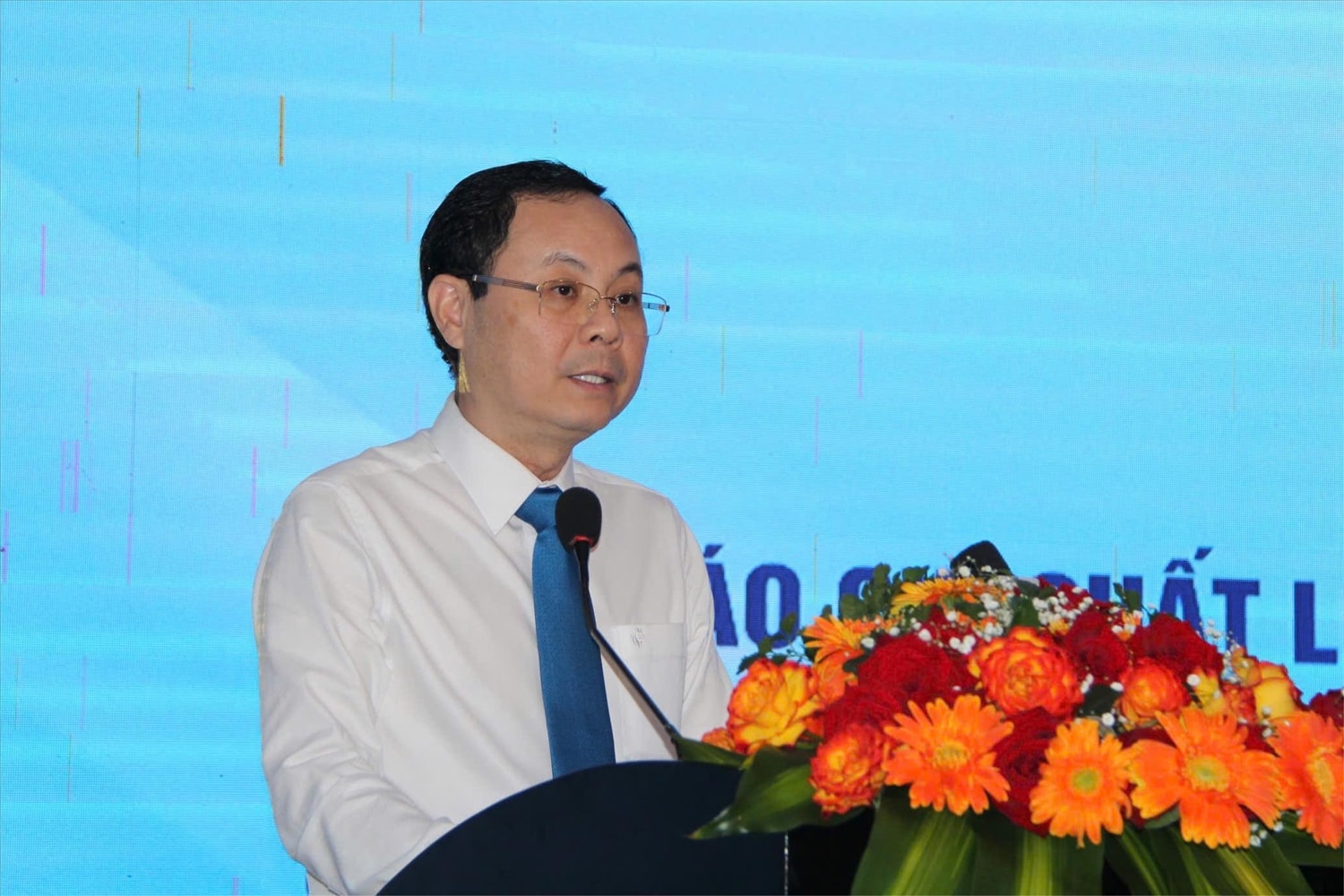 Bí thư Thành ủy Cần Thơ, Nguyễn Văn Hiếu phát biểu tại hội nghị Bí thư Thành ủy Cần Thơ, Nguyễn Văn Hiếu phát biểu tại hội nghị