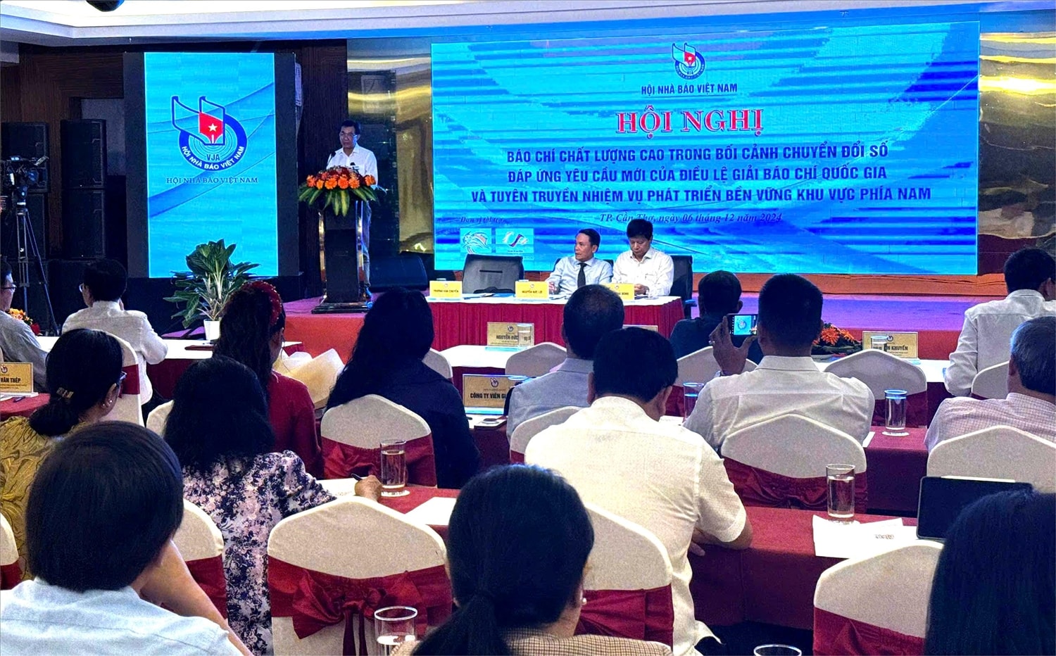 Quang cảnh hội nghị Quang cảnh hội nghị
