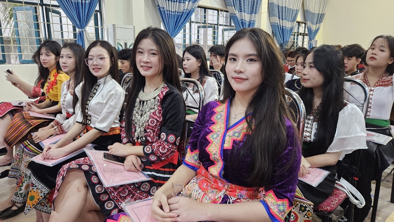 Các em học sinh tham dự lớp tập huấn