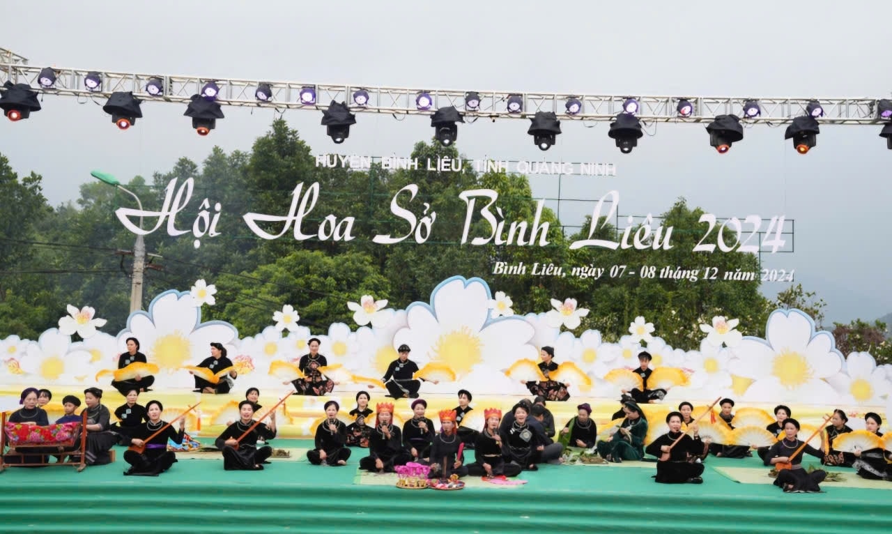 Rộn ràng Hội hoa Sở Bình Liêu năm 2024