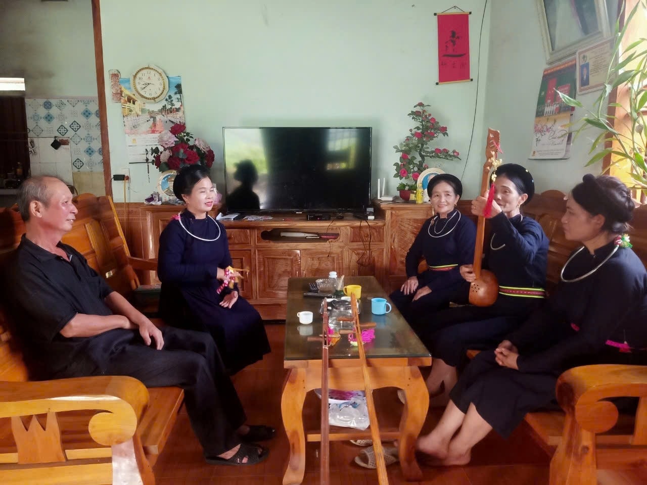 Ông Tạ Quốc Hiến, thôn Đồng Hương, xã Phúc Thịnh, huyện Chiêm Hoá tích cực tham gia giữ gìn bản sắc văn hoá dân tộc Ông Tạ Quốc Hiến, thôn Đồng Hương, xã Phúc Thịnh, huyện Chiêm Hoá tích cực tham gia giữ gìn bản sắc văn hoá dân tộc