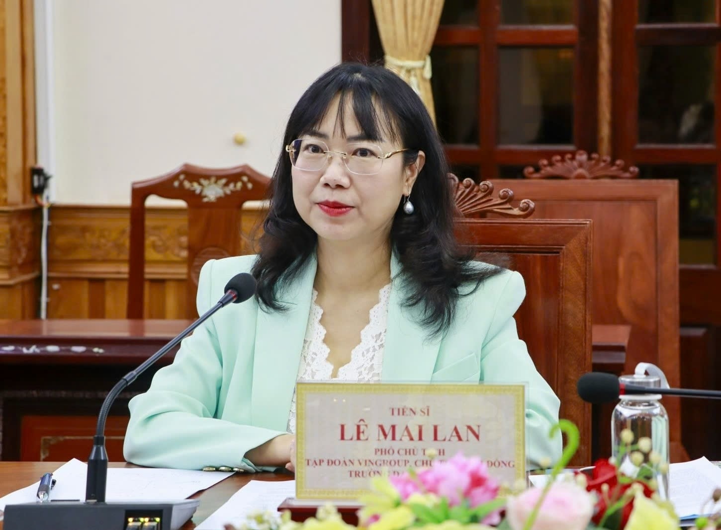 Bà Lê Mai Lan - Phó Chủ tịch Tập đoàn Vingroup tại buổi ký kết. Bà Lê Mai Lan - Phó Chủ tịch Tập đoàn Vingroup tại buổi ký kết.
