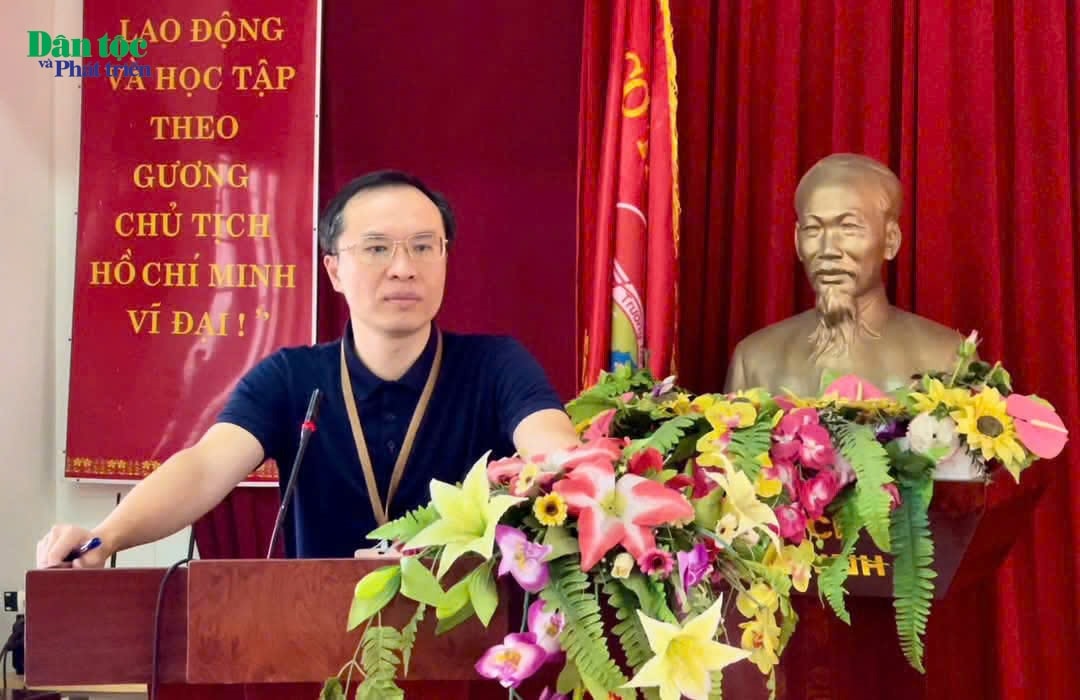 Ts. Nguyễn Tuấn Anh – Bí thư Đảng ủy, Hiệu trưởng Nhà trường phát biểu phát động Chương trình “Thầy, cô thay đổi” năm học 2024-2025 Ts. Nguyễn Tuấn Anh – Bí thư Đảng ủy, Hiệu trưởng Nhà trường phát biểu phát động Chương trình “Thầy, cô thay đổi” năm học 2024-2025