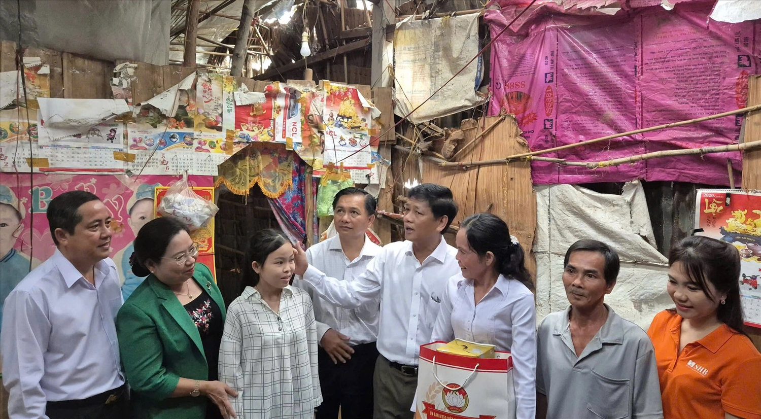 Lãnh đạo tỉnh Sóc Trăng thăm hỏi đối tượng nhận hỗ trợ xóa nhà tạm, nhà dột nát