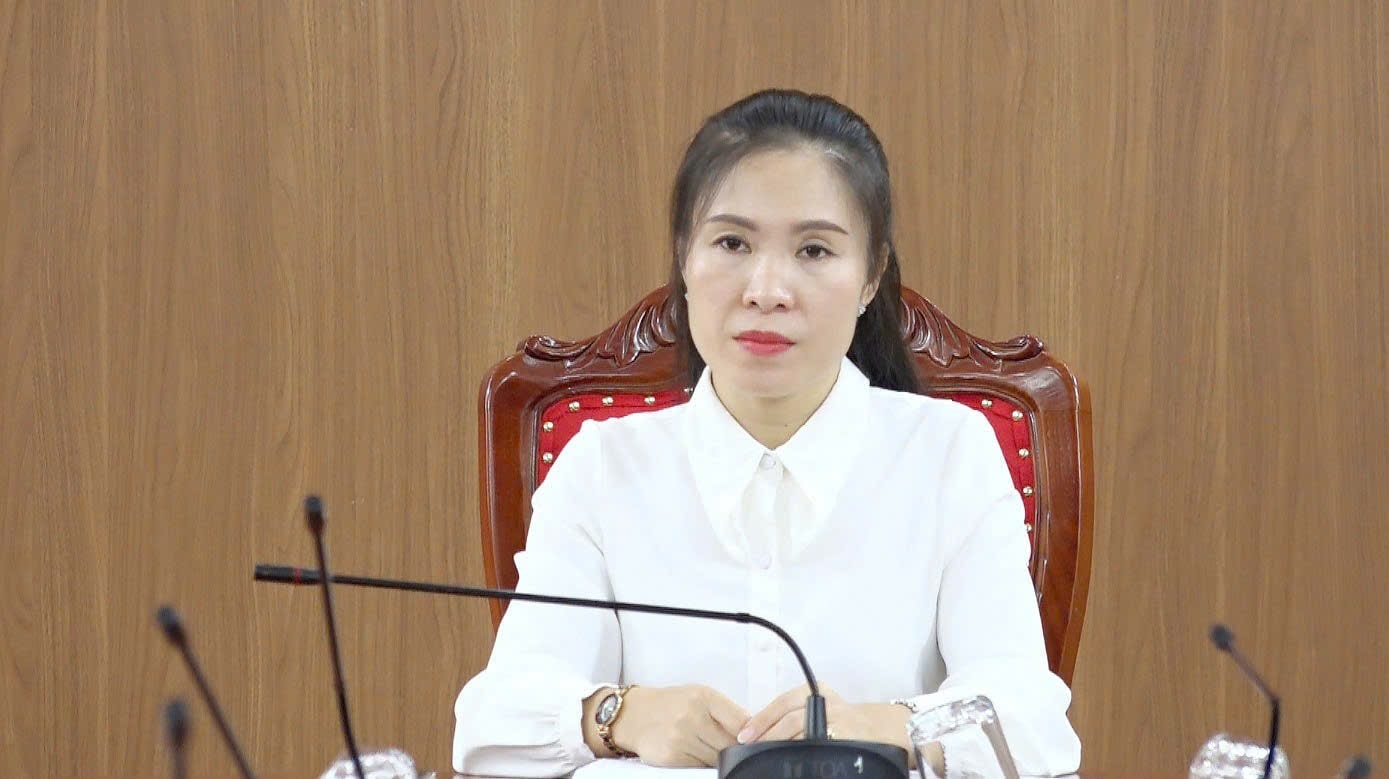 Bà Hà Thị Hồng Liên, Trưởng Phòng Văn hoá và Thông tin huyện Sơn Dương Bà Hà Thị Hồng Liên, Trưởng Phòng Văn hoá và Thông tin huyện Sơn Dương