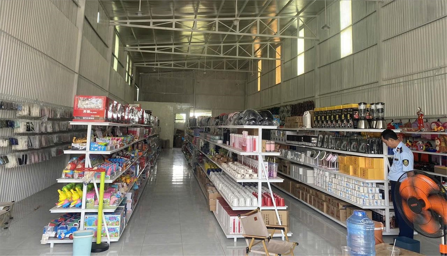 Lực lượng chức năng tăng cường kiểm tra quản lý sách lậu Lực lượng chức năng tăng cường kiểm tra quản lý sách lậu