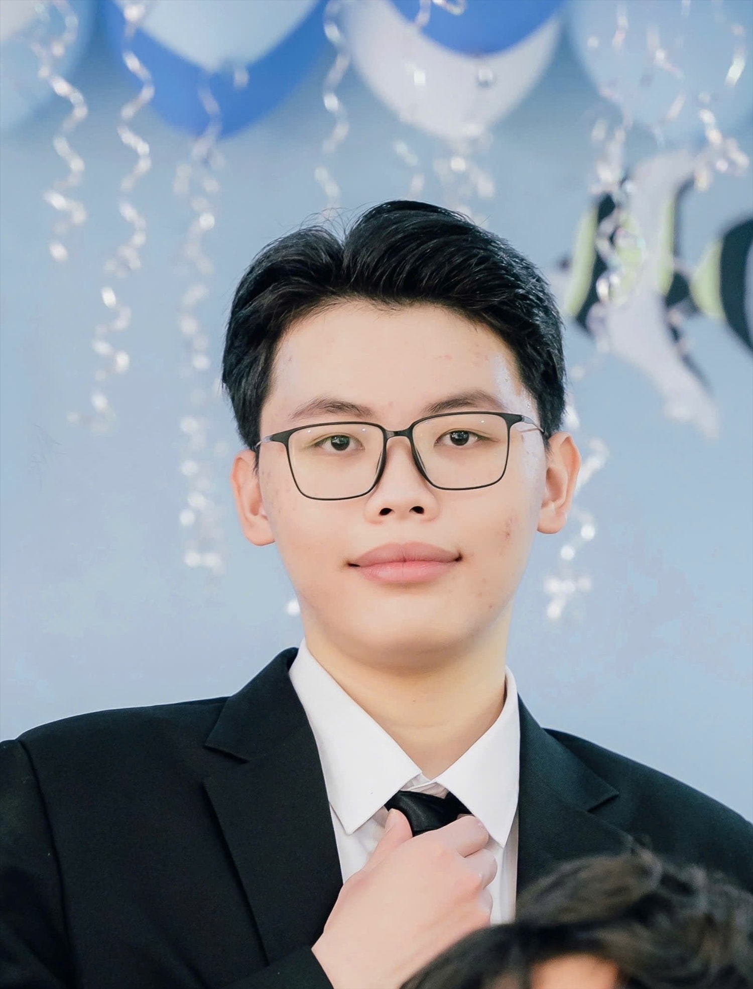 Lê Trần Anh, dân tộc Mường, uớc mơ trở thành kỹ sư giỏi trong lương lai Lê Trần Anh, dân tộc Mường, uớc mơ trở thành kỹ sư giỏi trong lương lai