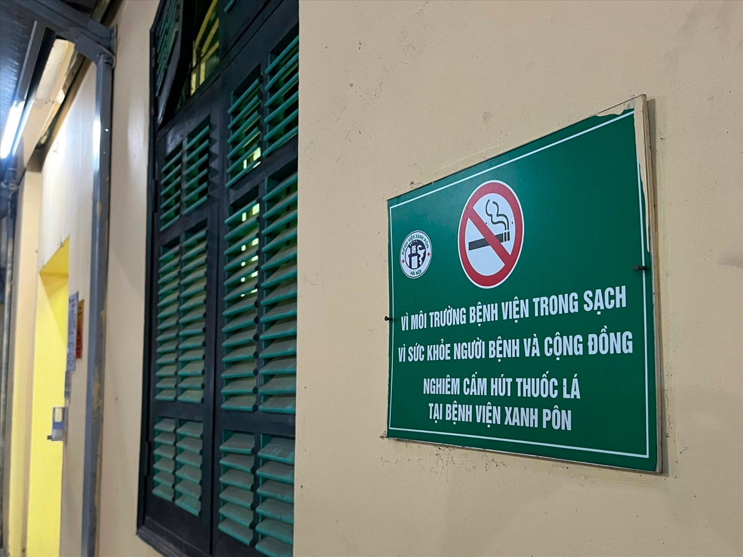 Cơ sở y tế nói không với thuốc lá. Ảnh: Văn Minh