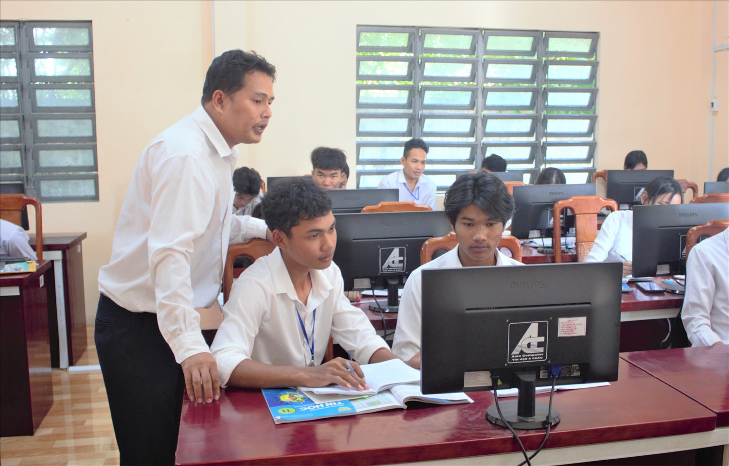 Trung tâm Giáo dục nghề nghiệp - Giáo dục thường xuyên thị xã Vĩnh Châu luôn chú trọng  đảm bảo đầu ra giới thiệu việc làm cho học viên sau tốt nghiệp đào tạo nghề